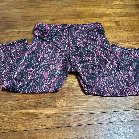 Animal print Everlast athletic workout Capri pants LARGE - Picture 2 of 3